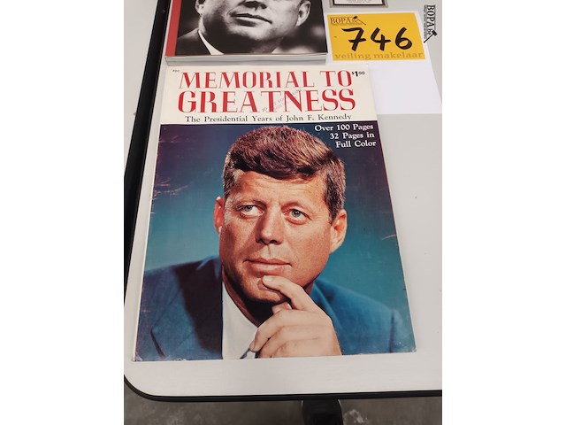 Lot 746 - john f. kennedy items. 3 stuks - afbeelding 4 van  4