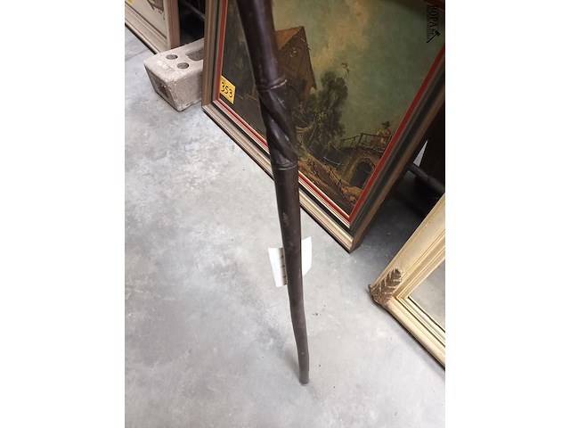 Lot 747 - afrikaanse wandelstok - afbeelding 3 van  3