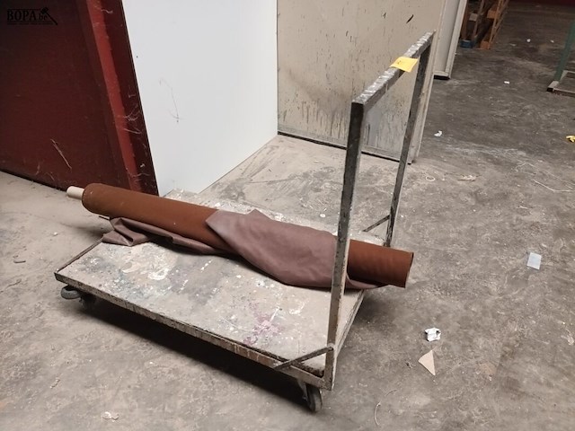 Lot 747 - platte kar - afbeelding 2 van  2