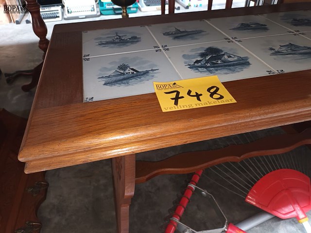 Lot 748 - salontafel met tegels - afbeelding 2 van  4