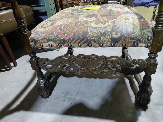 Lot 75 - antieke fauteuil in renaissancestijl louis xiv met gobelin - - afbeelding 3 van  5