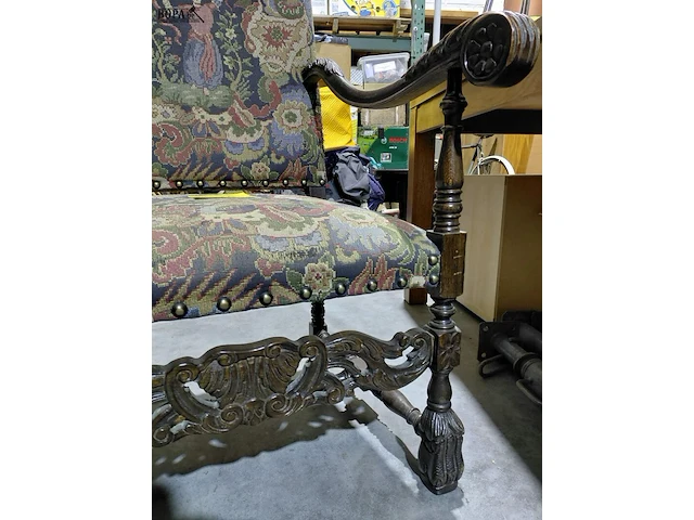 Lot 75 - antieke fauteuil in renaissancestijl louis xiv met gobelin - - afbeelding 4 van  5