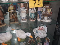 Lot 75 - beeldjes in porselein. 40 stuks - afbeelding 1 van  5