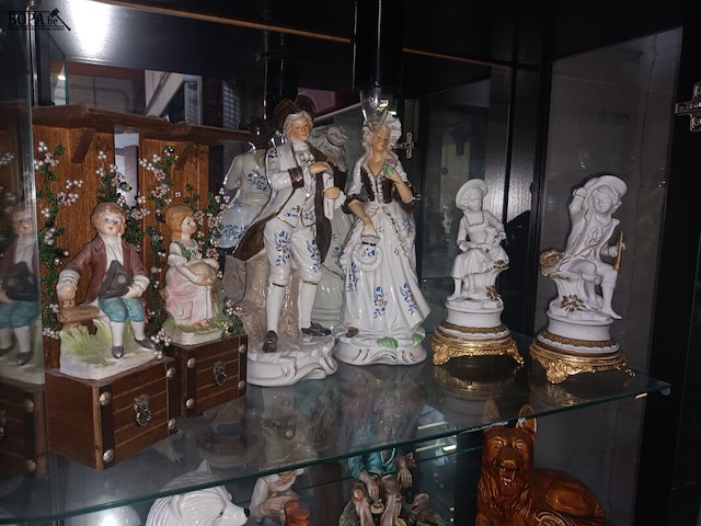 Lot 75 - beeldjes in porselein. 40 stuks - afbeelding 2 van  5