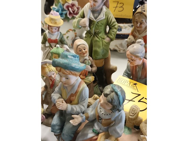 Lot 75 - biscuit beelden. 21 stuks - afbeelding 3 van  4
