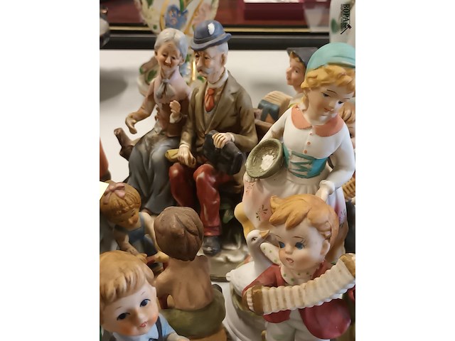 Lot 75 - biscuit beelden. 21 stuks - afbeelding 4 van  4