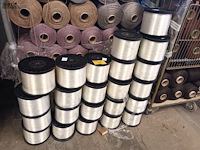 Lot 75 - bobijnen nylon draad. 23 stuks - afbeelding 1 van  4