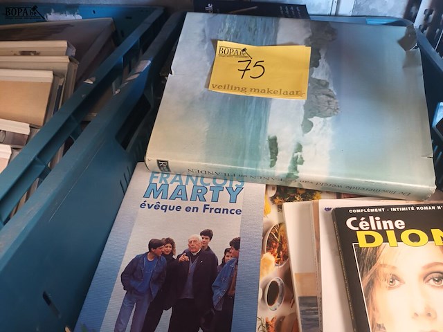 Lot 75 - boeken. 2 bakken - afbeelding 3 van  3