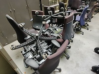 Lot 75 - bureelstoelen - 8 stuks - afbeelding 2 van  3