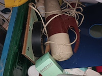 Lot 75 - diversen. 2 bakken - afbeelding 3 van  5