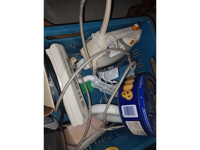 Lot 75 - diversen. 2 bakken - afbeelding 4 van  5