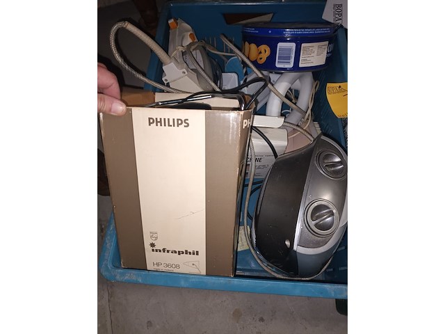 Lot 75 - diversen. 2 bakken - afbeelding 5 van  5