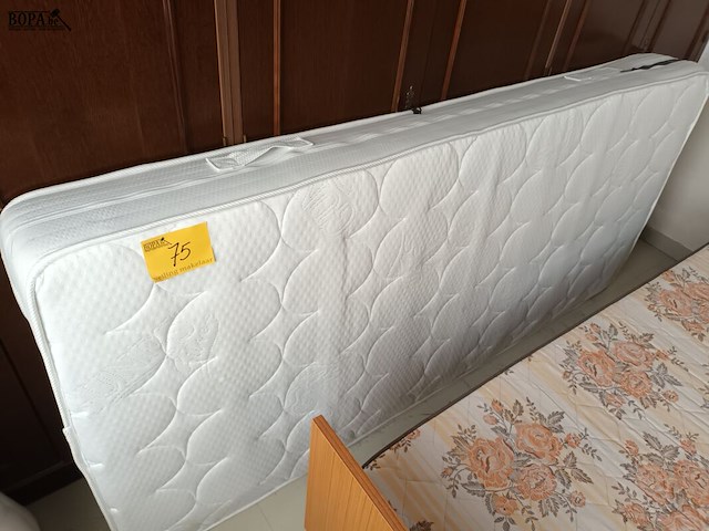 Lot 75 - eenpersoons matras - afbeelding 1 van  4