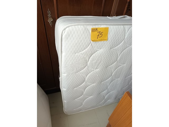 Lot 75 - eenpersoons matras - afbeelding 2 van  4
