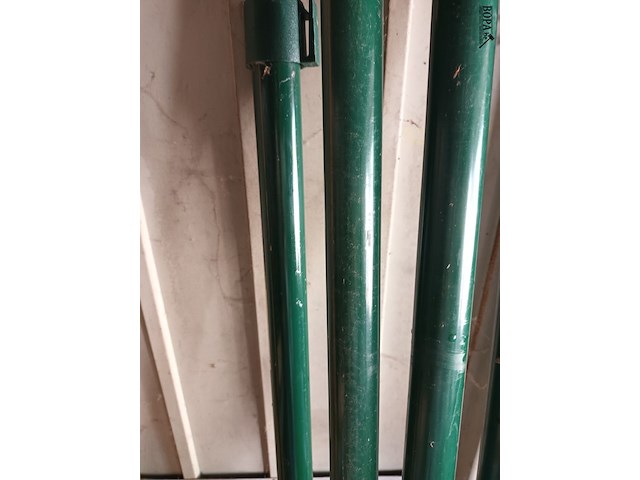 Lot 75 - groene betafence palen. 4 stuks - afbeelding 4 van  5