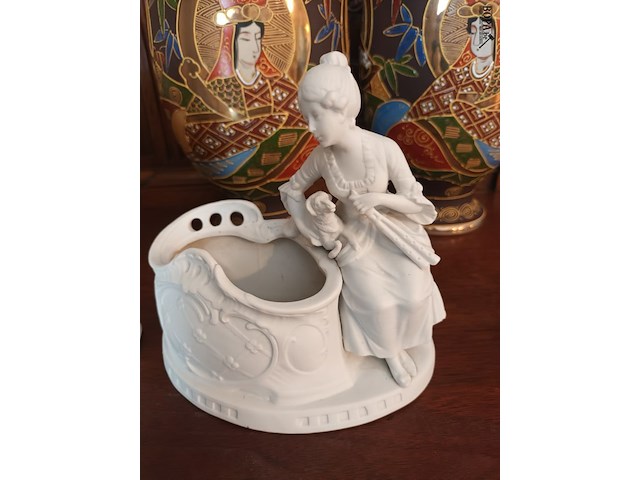 Lot 75 - koppel biscuit wensputten - afbeelding 2 van  4