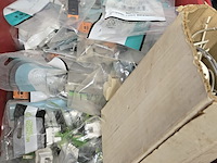 Lot 75 - lot diverse monatge materiaal electro - afbeelding 3 van  4