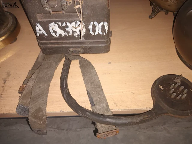 Lot 75 - militaire radio uit woii - afbeelding 5 van  5