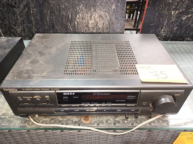 Lot 75 - stereo receiver technics - afbeelding 1 van  4