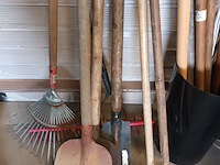 Lot 75 - tuingereedschap. 13 stuks - afbeelding 2 van  3