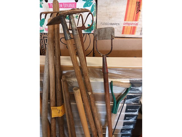 Lot 75 - tuingereedschap. 13 stuks - afbeelding 3 van  3