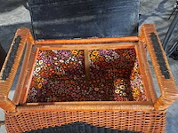 Lot 75 - vintage hoge rieten naaimand '50 - collectorsitem en rieten - afbeelding 5 van  5