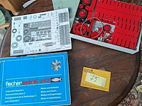 Lot 75 - vintage verzamelobject: educatief constructiespeelgoed in do - afbeelding 1 van  3