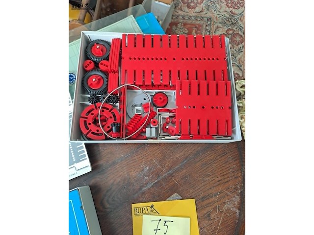 Lot 75 - vintage verzamelobject: educatief constructiespeelgoed in do - afbeelding 3 van  3