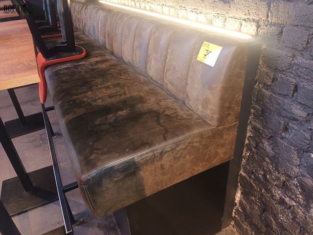 Lot 75 - wandbank - afbeelding 1 van  2