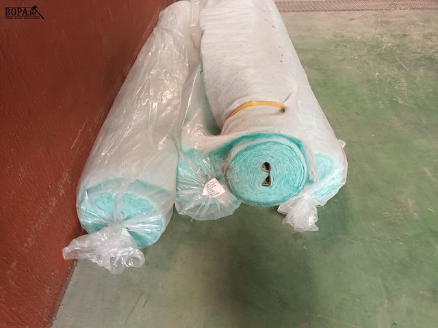 Lot 750 - rollen filterdoek. 3 stuks - afbeelding 2 van  3