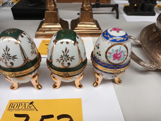 Lot 753 - porseleinen sierei. 4 stuks - afbeelding 3 van  4
