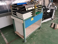 Lot 759 - werkbank met inhoud - afbeelding 2 van  4