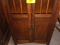 Lot 76 - antieke kast met 2 deuren - afbeelding 1 van  4