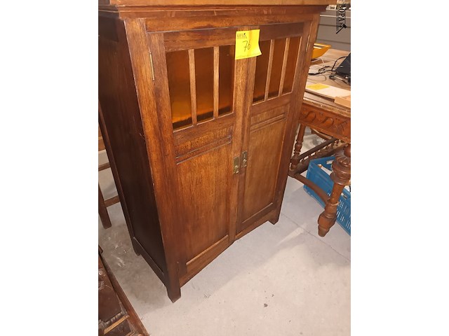 Lot 76 - antieke kast met 2 deuren - afbeelding 2 van  4