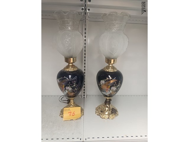 Lot 76 - antieke tafellamp. 2 stuks - afbeelding 1 van  4