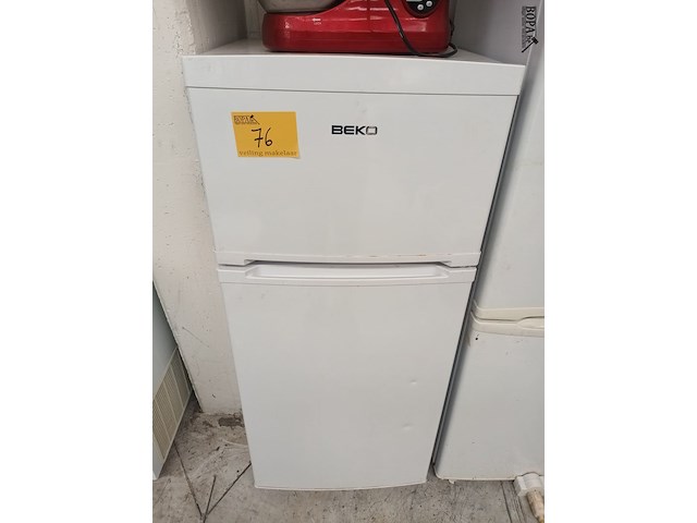 Lot 76 - beko koel/vriescombinatie met inhoud - afbeelding 1 van  4