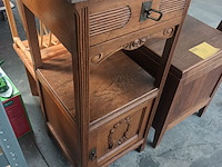 Lot 76 - bijzetkastje - afbeelding 2 van  4