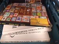 Lot 76 - boeken. 2 bakken - afbeelding 3 van  3