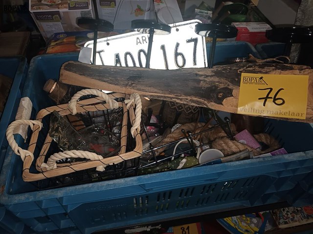 Lot 76 - decoratie - afbeelding 1 van  3