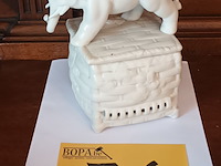 Lot 76 - dekselpot met olifant - afbeelding 1 van  5