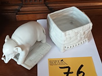 Lot 76 - dekselpot met olifant - afbeelding 3 van  5