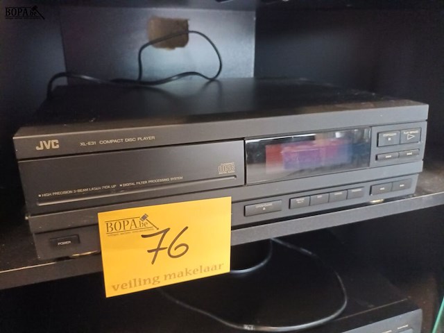 Lot 76 - jvc xl-e31 compact disc player - afbeelding 1 van  2