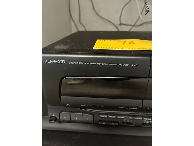 Lot 76 - kenwood cassettespeler met luidspreker - afbeelding 3 van  5