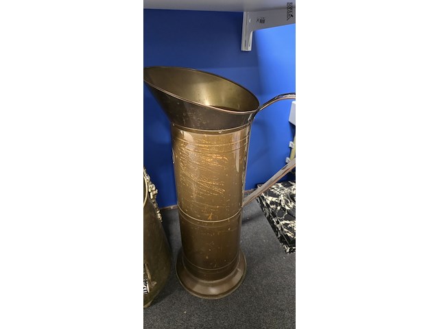 Lot 76 - koperen koolkitten 2 stuks - afbeelding 3 van  3