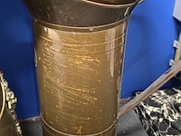 Lot 76 - koperen koolkitten 2 stuks - afbeelding 3 van  3