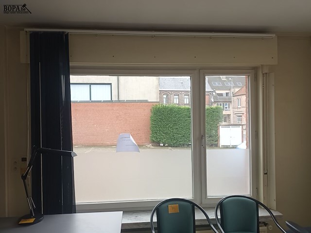 Lot 76 - lamellen gordijn luxaflex. 2 stuks - afbeelding 3 van  4