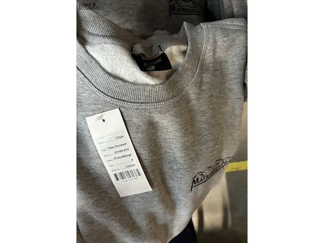Lot 76 - lot truien 'classic roundneck' - afbeelding 2 van  3