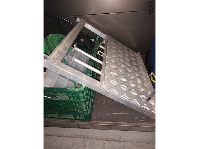 Lot 76 - lot vissersmateriaal - afbeelding 5 van  8