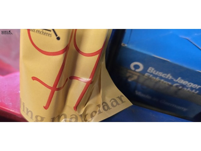 Lot 76 - lot zekeringen - afbeelding 4 van  4