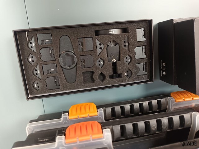 Lot 76 - materiaal voor gsm reparatie. 12 stuks - afbeelding 8 van  8